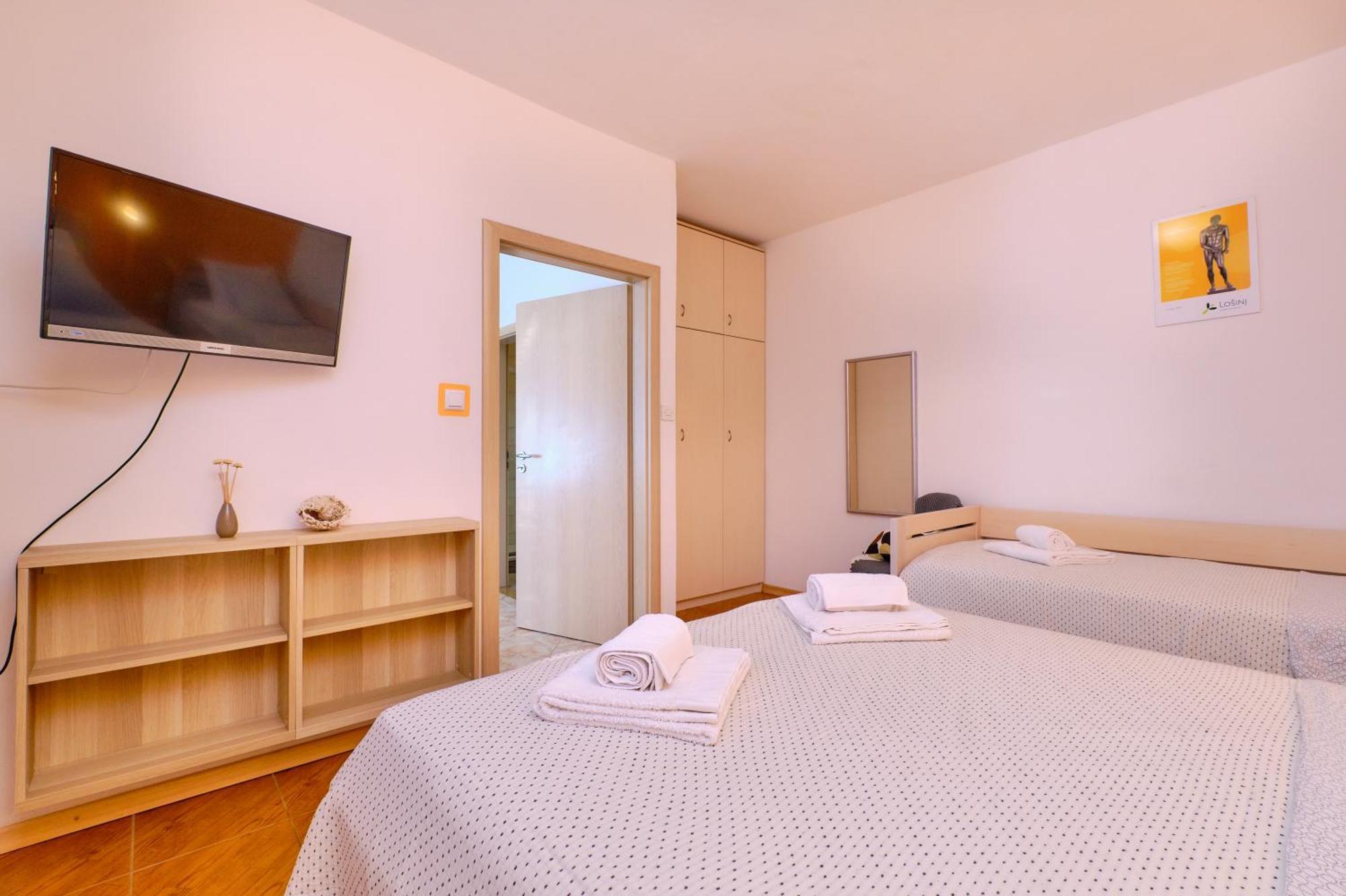 Argo Apartmani Mali Losinj Bagian luar foto