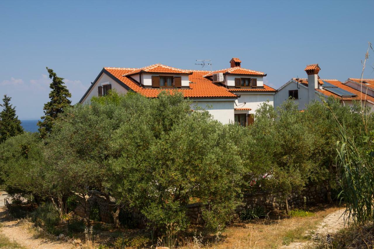 Argo Apartmani Mali Losinj Bagian luar foto